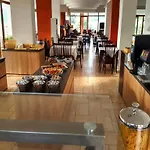 ホテル マラントン ビーチ コイニラ