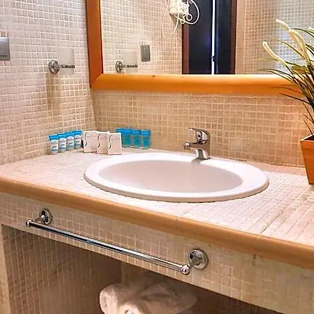 Maranton Hotel Kinira