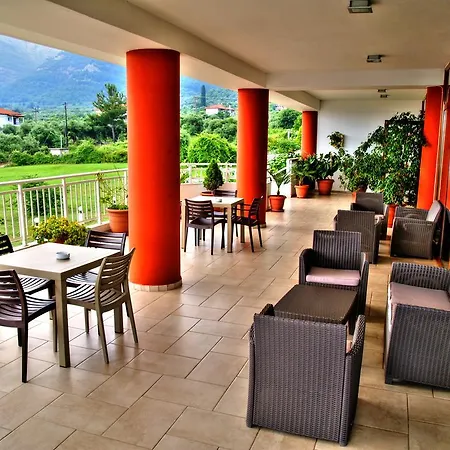 马兰顿海滩酒店 基尼拉