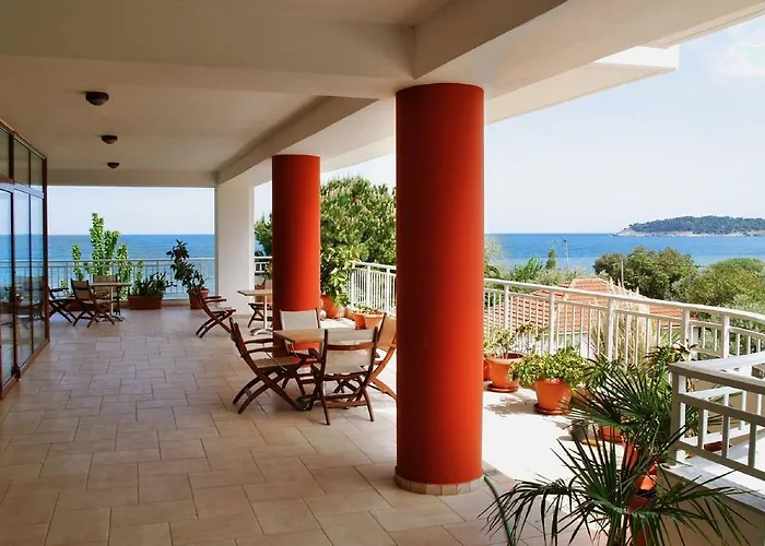 Hotel Maranton Kinira